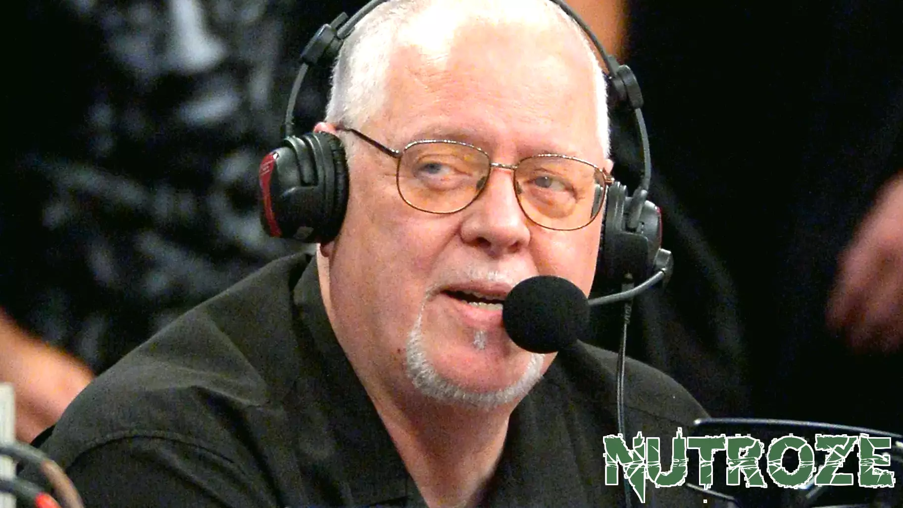 Lakers’ PA announcer Lawrence Tanter misses game because of ‘health matter’